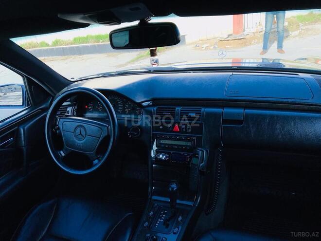 Mercedes E 200 1998, 256,000 km - 2.0 л - Bakı