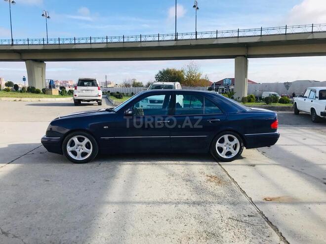 Mercedes E 200 1998, 256,000 km - 2.0 л - Bakı