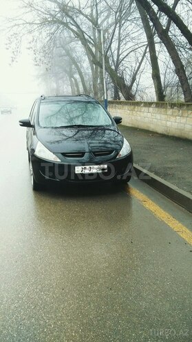 Mitsubishi Grandis 2007, 250,000 km - 2.4 l - Qusar