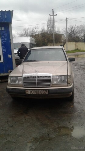 Mercedes E 250 1994, 750,001 km - 0.3 l - Masallı
