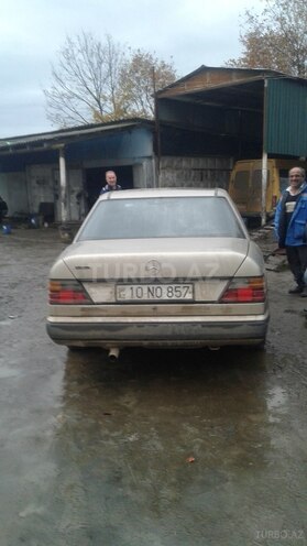 Mercedes E 250 1994, 750,001 km - 0.3 l - Masallı