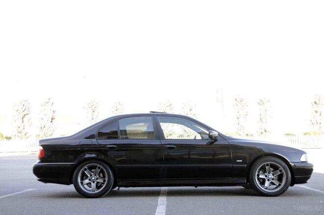 BMW 525 2001, 264,000 km - 2.5 l - İsmayıllı