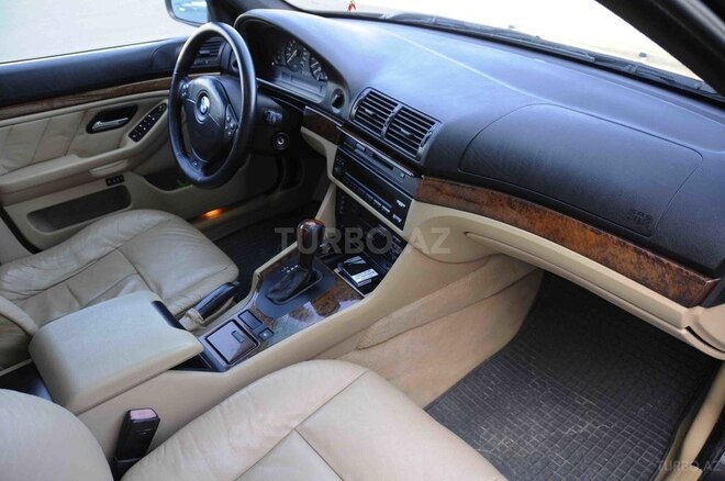 BMW 525 2001, 264,000 km - 2.5 l - İsmayıllı