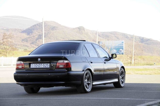 BMW 525 2001, 264,000 km - 2.5 l - İsmayıllı