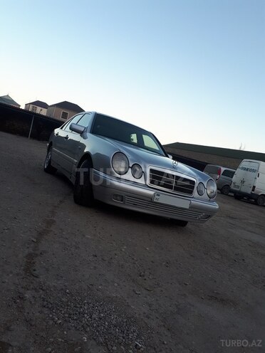 Mercedes E 220 1998, 300,000 km - 2.2 л - Bakı
