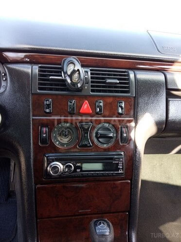 Mercedes E 230 1997, 317,327 km - 2.3 l - Mingəçevir