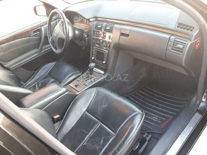 Mercedes E 240 2000, 275,000 km - 2.6 л - Ağdaş