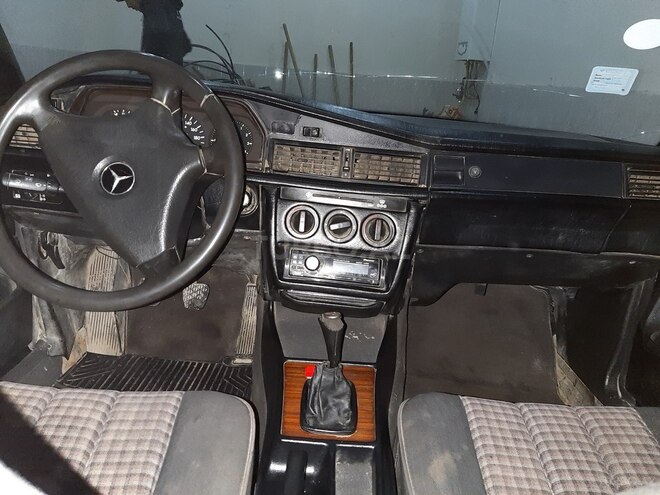 Mercedes 190 1991, 456,600 km - 1.8 л - Bakı