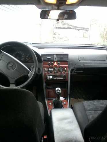 Mercedes C 200 1997, 183,000 km - 0.2 l - Qax