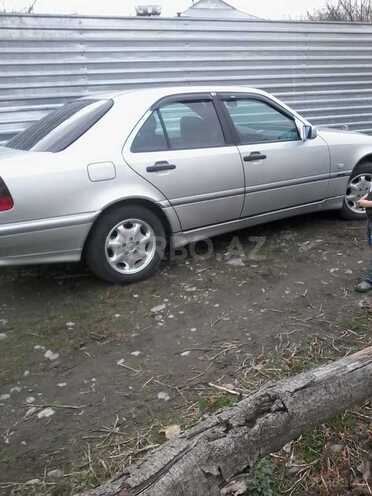 Mercedes C 200 1997, 183,000 km - 0.2 l - Qax