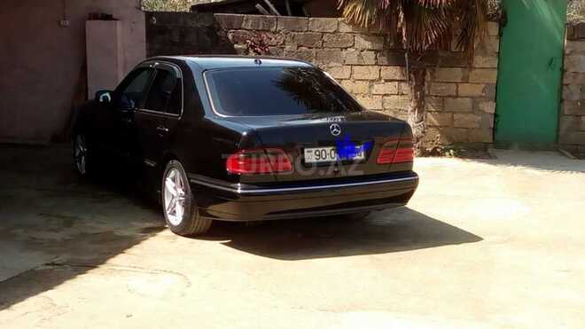 Mercedes E 240 2001, 247,000 km - 2.4 l - Bakı
