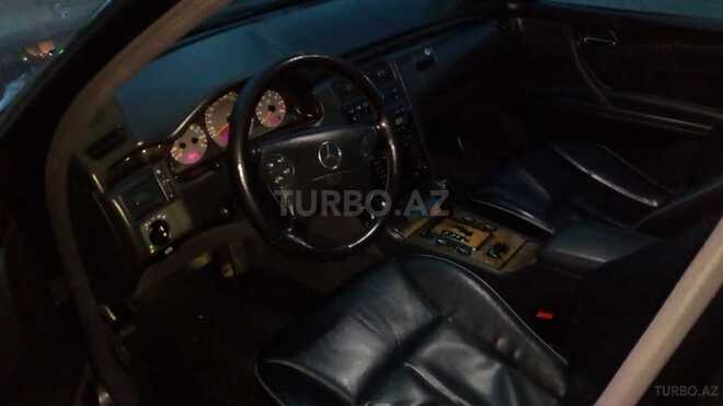 Mercedes E 240 2001, 247,000 km - 2.4 l - Bakı