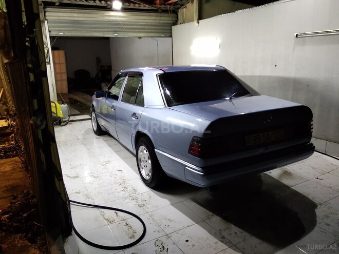 Mercedes E 230 1991, 379,000 km - 2.3 l - Bakı