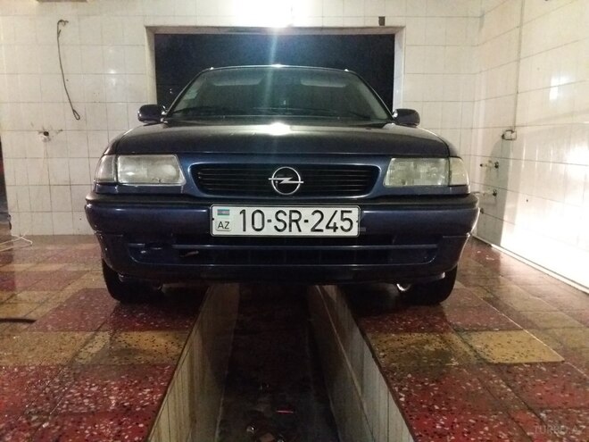 Opel Astra 1995, 401,000 km - 1.6 l - Bakı