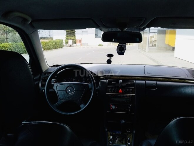 Mercedes E 320 1999, 346,000 km - 3.2 l - Bakı