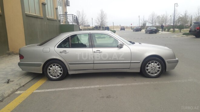 Mercedes E 240 1999, 336,000 km - 2.4 л - Bakı