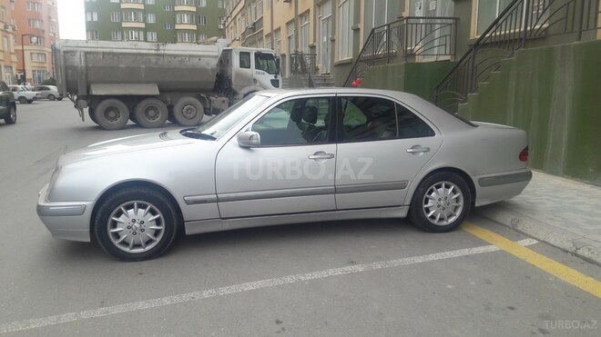 Mercedes E 240 1999, 336,000 km - 2.4 л - Bakı