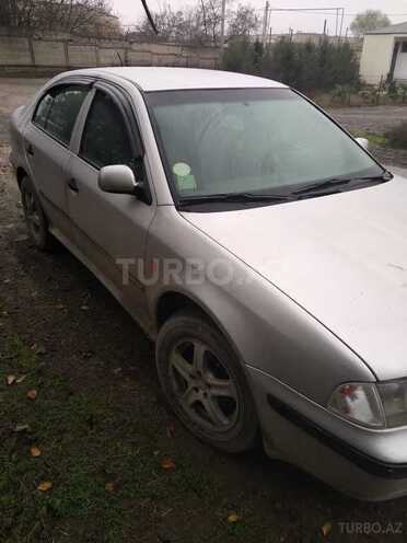 Skoda Octavia 2000, 355,555 km - 1.6 л - Saatlı