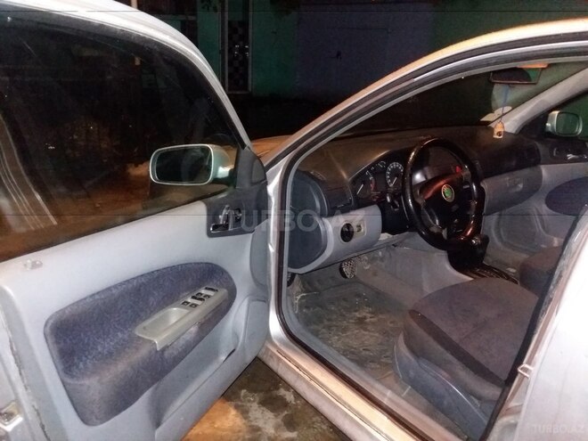 Skoda Octavia 2000, 355,555 km - 1.6 л - Saatlı