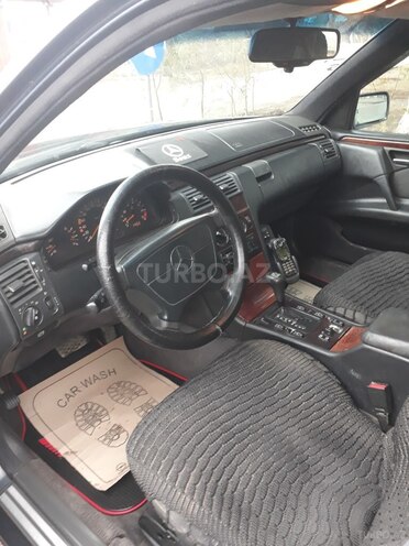 Mercedes E 230 1997, 356,000 km - 2.3 l - Sumqayıt