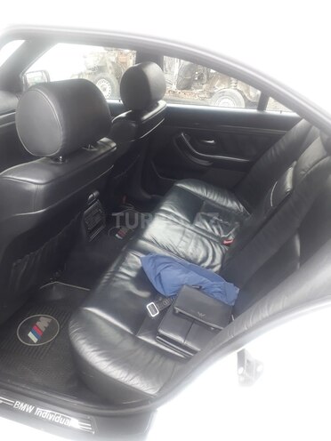 BMW 525 2002, 180,000 km - 2.5 l - Bakı