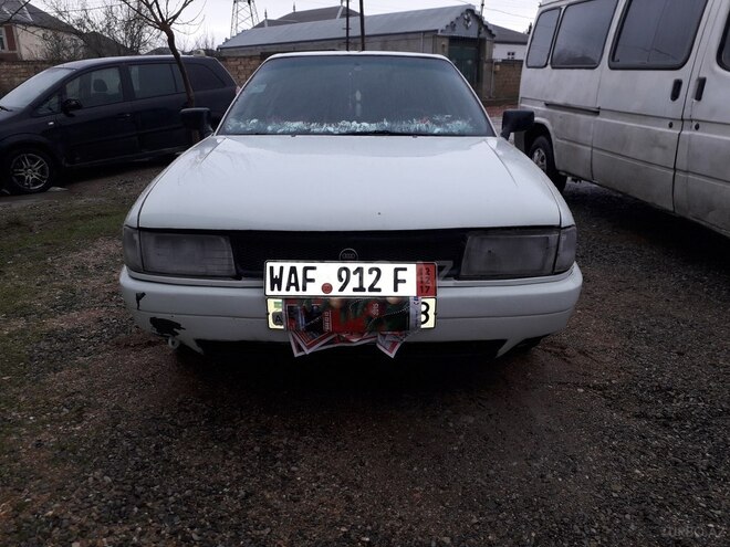 Audi 80 1987, 225,000 km - 1.8 l - Sumqayıt