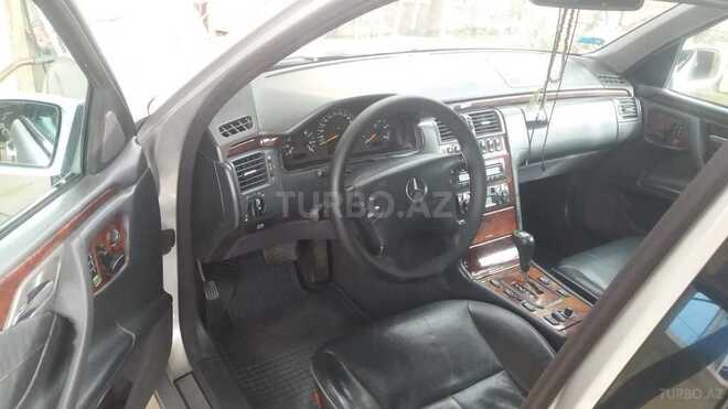 Mercedes E 270 2000, 370,000 km - 2.7 l - Bakı