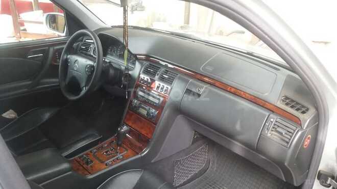 Mercedes E 270 2000, 370,000 km - 2.7 l - Bakı