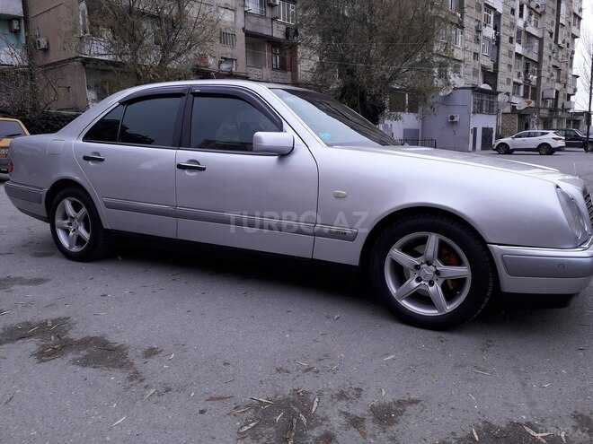 Mercedes E 240 1997, 414,000 km - 2.4 l - Bakı
