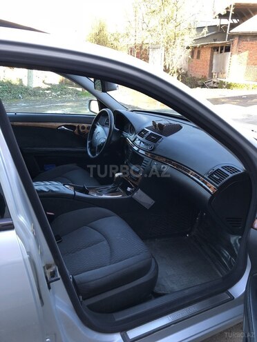 Mercedes E 240 2002, 273,000 km - 2.6 l - Bakı