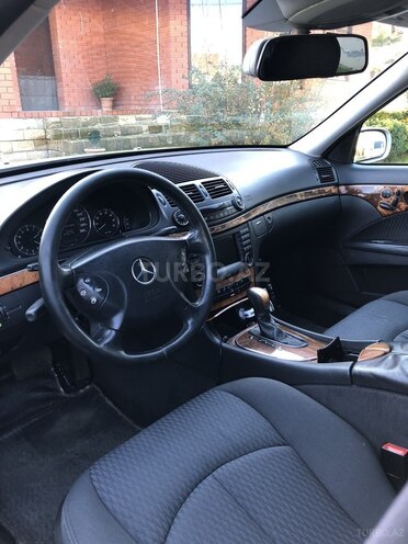 Mercedes E 240 2002, 273,000 km - 2.6 l - Bakı