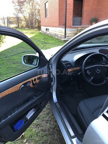 Mercedes E 240 2002, 273,000 km - 2.6 l - Bakı