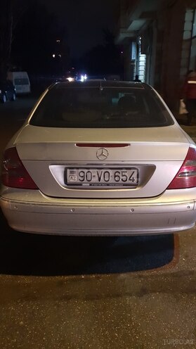 Mercedes E 270 2003, 330,500 km - 2.7 l - Bakı