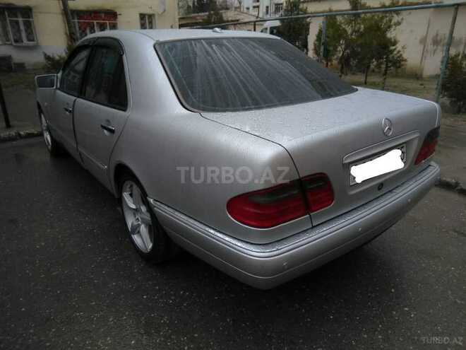 Mercedes E 240 1998, 215,000 km - 2.4 l - Sumqayıt
