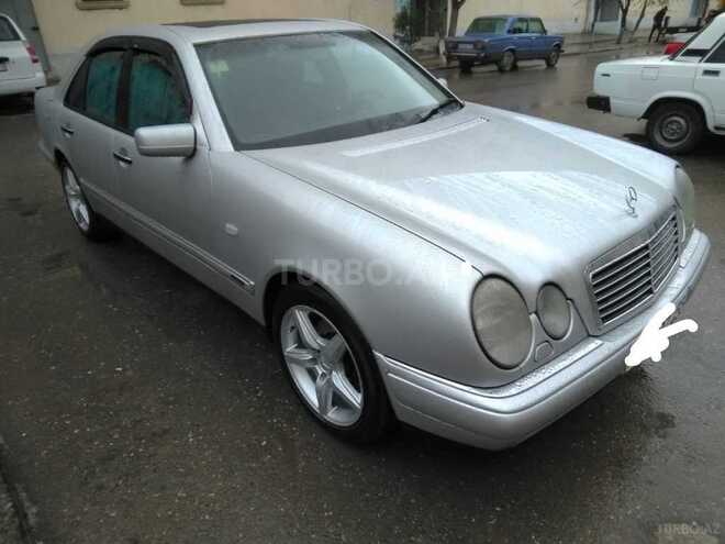 Mercedes E 240 1998, 215,000 km - 2.4 l - Sumqayıt