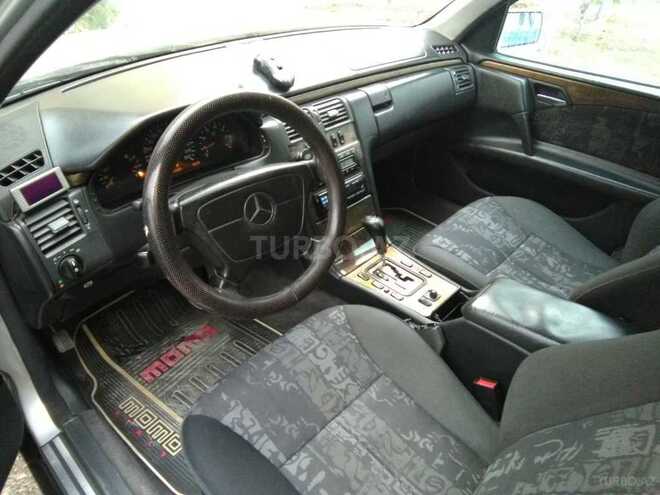 Mercedes E 240 1998, 215,000 km - 2.4 l - Sumqayıt