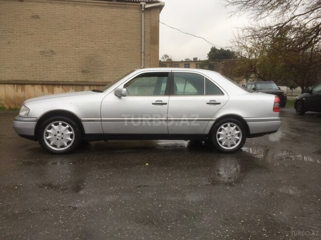 Mercedes C 220 1995, 168,000 km - 2.2 l - Bakı