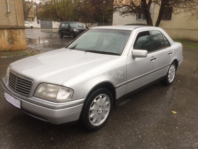 Mercedes C 220 1995, 168,000 km - 2.2 l - Bakı