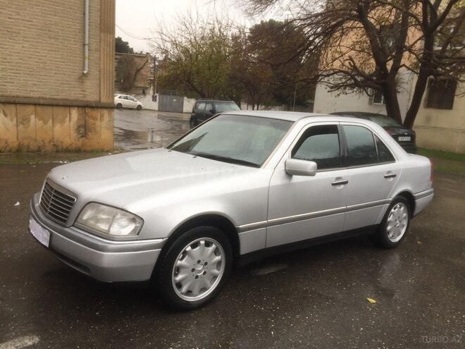Mercedes C 220 1995, 168,000 km - 2.2 l - Bakı
