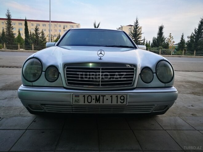 Mercedes E 200 1997, 497,000 km - 2.0 l - Saatlı