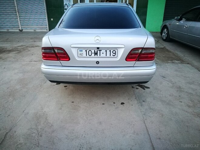 Mercedes E 200 1997, 497,000 km - 2.0 l - Saatlı