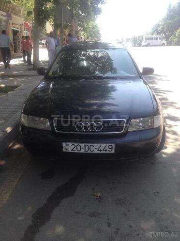 Audi A4 1996, 325,634 km - 1.8 l - Gəncə