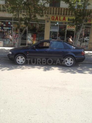 Audi A4 1996, 325,634 km - 1.8 l - Gəncə