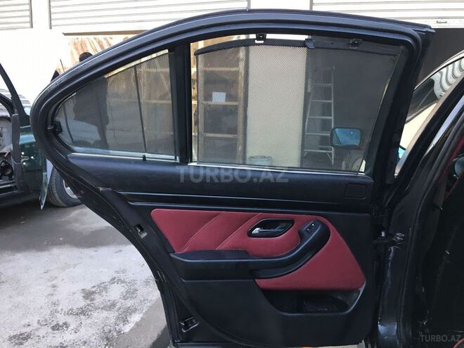 BMW 530 2002, 350,000 km - 2.5 л - Yevlax