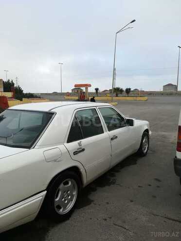 Mercedes E 230 1991, 298,935 km - 2.3 l - Bakı