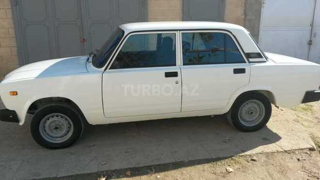 LADA (VAZ) 2107 2000, 150,000 km - 1.6 l - Salyan
