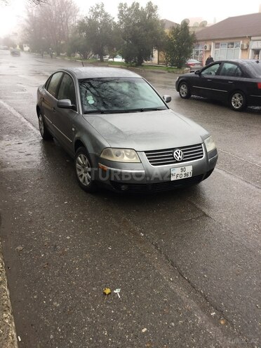 Volkswagen Passat 2003, 324,689 km - 1.8 l - Bakı