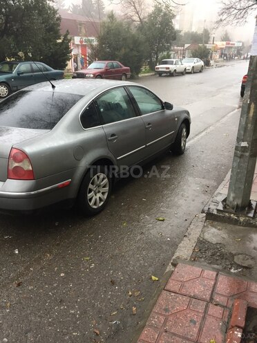 Volkswagen Passat 2003, 324,689 km - 1.8 l - Bakı