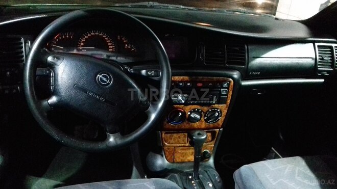 Opel Vectra 1995, 270,000 km - 2.5 l - Bakı