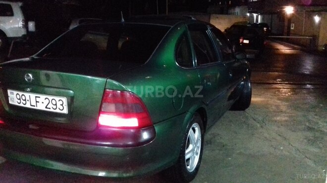 Opel Vectra 1995, 270,000 km - 2.5 l - Bakı